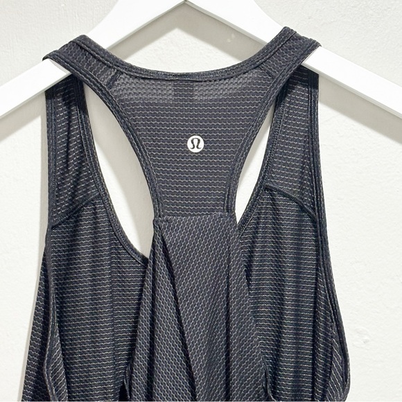 LULULEMON Women’s Black Gold Stripe 105 SINGLET Seriously Light Luon Size 4 - Picture 7 of 7